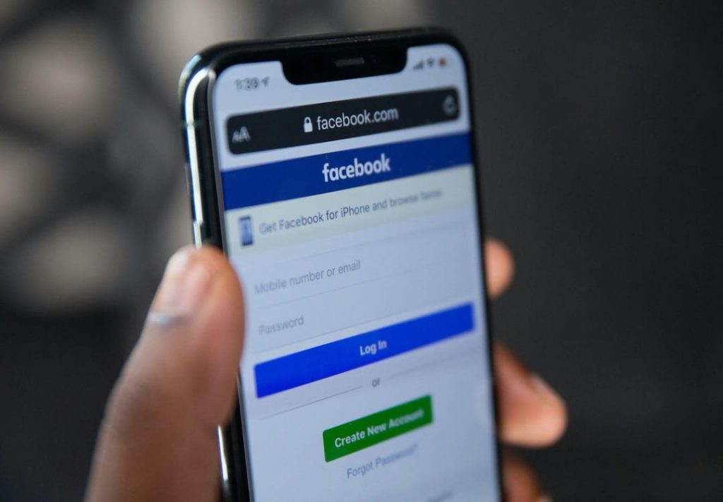 5 simple tips for better online privacy on Facebook