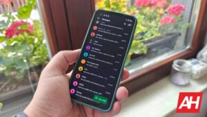 Google Messages Rolls Out New Floating Long-Press Menu Google Messages Rolls Out New Floating Long-Press Menu