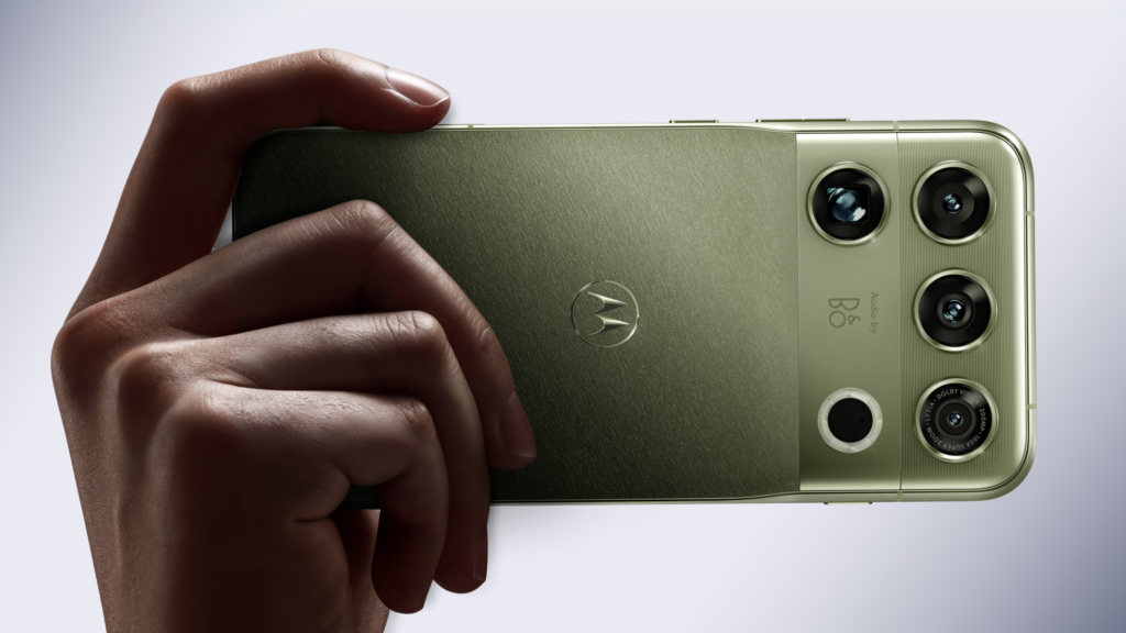 Motorola Signature 27 in Pantone Capulet Olive with B&O-tuned triple camera