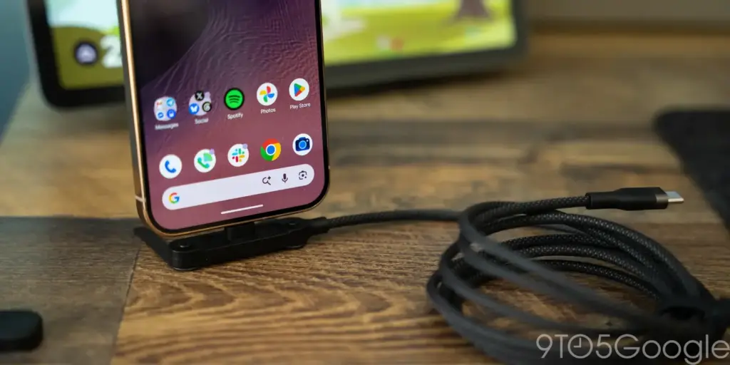 Statik PowerStand Cable Doubles as a Phone Kickstand